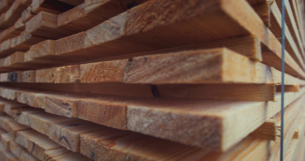 the-board-is-folded-and-ready-for-export-export-of-commercial-timber-pallet-with-a-boa-SBI-350479876